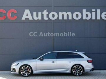 Audi RS4 2.9 TFSI Quattro+RSDesign+Pano+20Zoll+Matrix