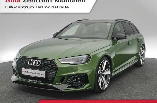 Audi RS4Avant 2.9 TFSI qu. Dynamik Keramik B&O Pano