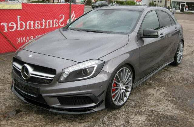 Mercedes-Benz A 45 AMG A -Klasse A 45** AMG Plus Paket**