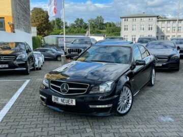 Mercedes-Benz C 63 AMG Lim. Schiebedach*Leder*Xenon*Navi*19″