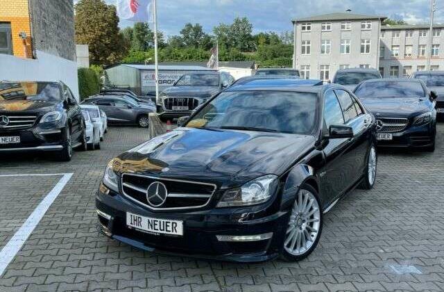 Mercedes-Benz C 63 AMG Lim. Schiebedach*Leder*Xenon*Navi*19″