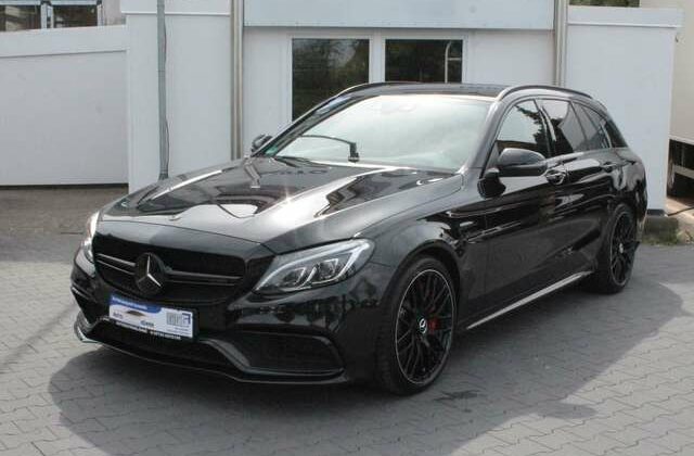 Mercedes-Benz C 63 AMGS T Performance Sitze Head-UP Comand