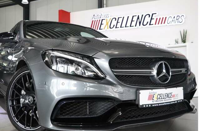 Mercedes-Benz C 63 AMGV8 / AMG-PERFORMANCE / NIGHT-PAKET / 1A