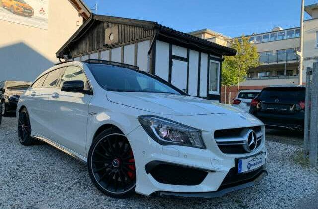 Mercedes-Benz CLA 45 AMG4Matic*Night-Paket*Panoramadach*