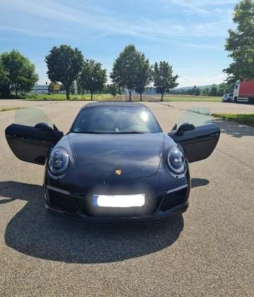 Porsche 911Carrera 4 GTS Cabriolet PDK