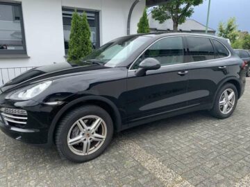 Porsche CayenneDiesel Platinum Edition Tiptronic AHK