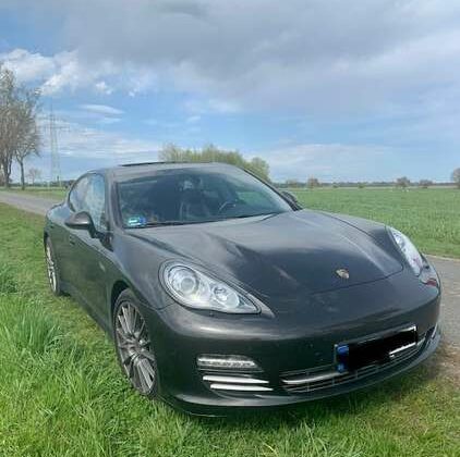 Porsche Panamera 4 PDK Platinum Edition