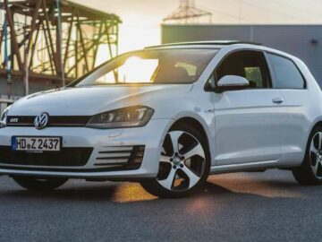 Volkswagen Golf GTI BlueMotion Technology DSG mit Standheizung!!