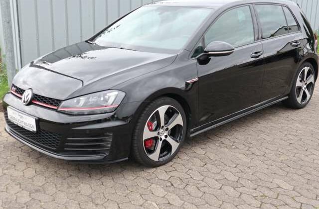 Volkswagen GolfGTI Performance 2.0 TSI DSG /Xenon/Navi